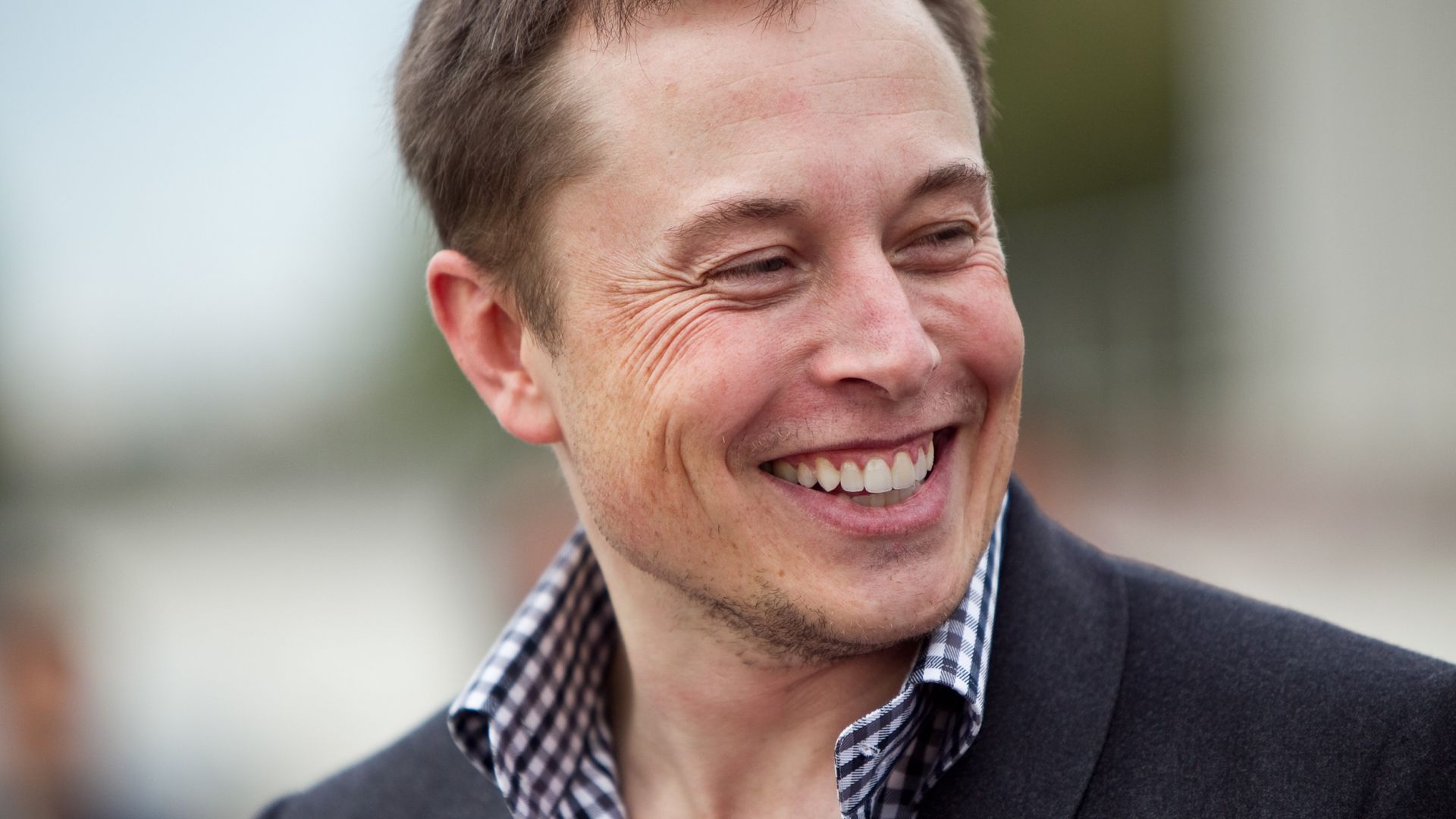 Wallpaper Elon musk's smile face