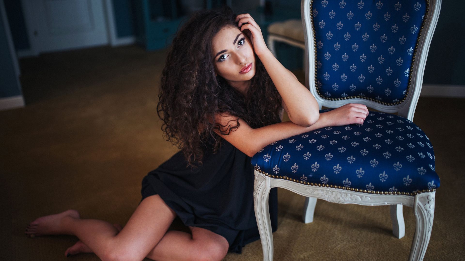 Wallpaper Bare feet, chair, girl, model, curly hair