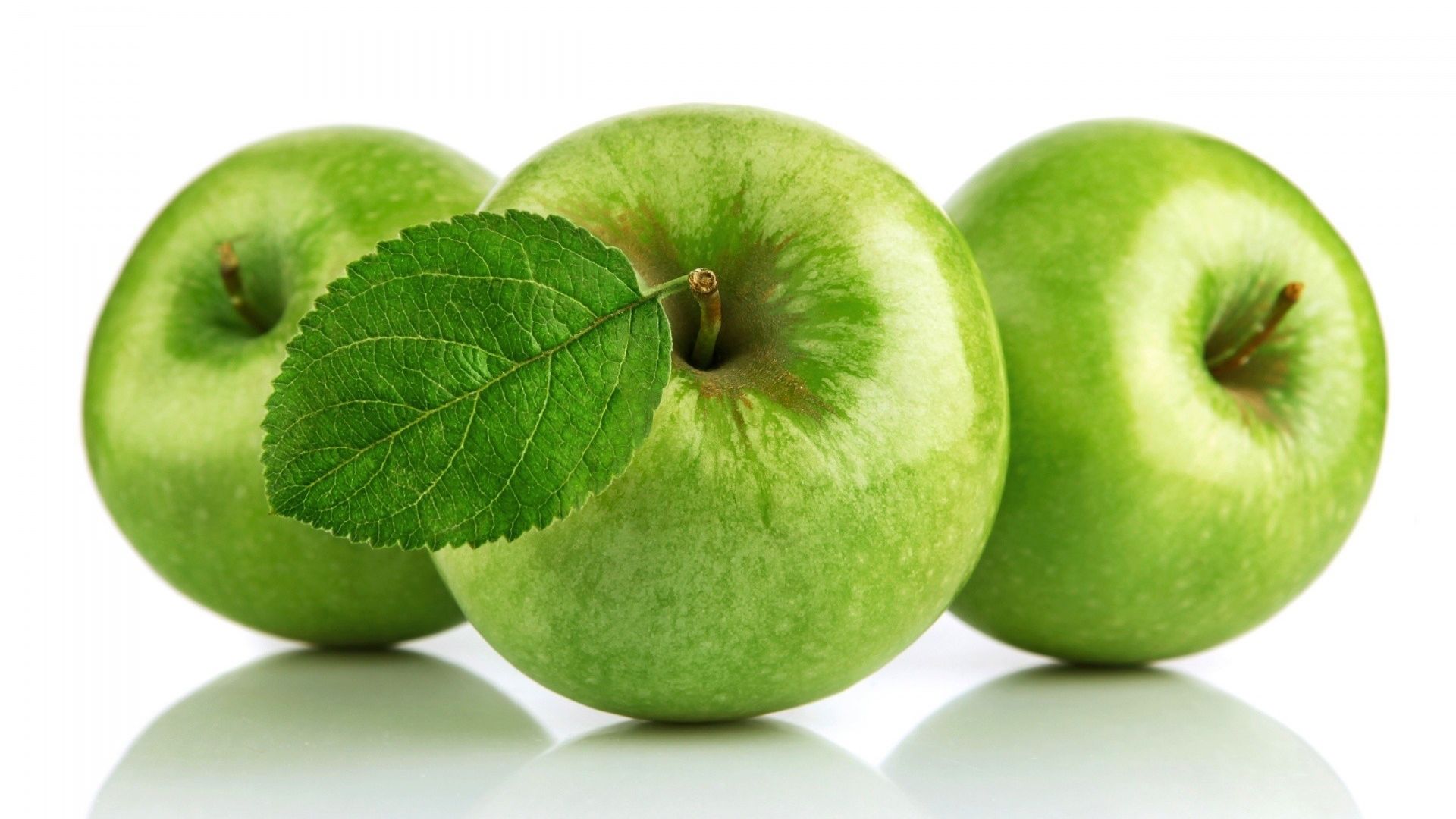 Wallpaper Green apple fruits close up
