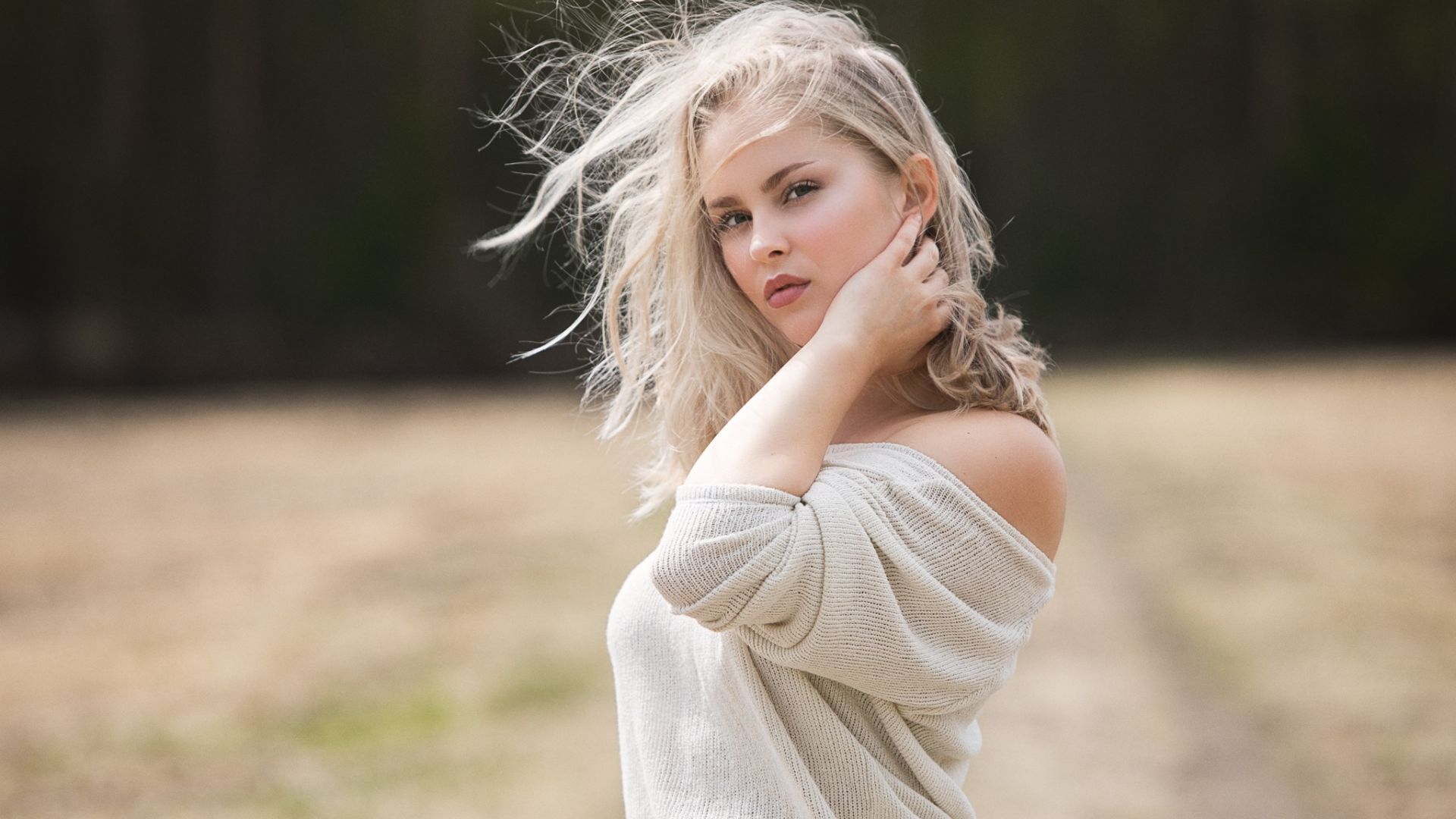 Wallpaper Blonde girl, outdoor, photoshoot