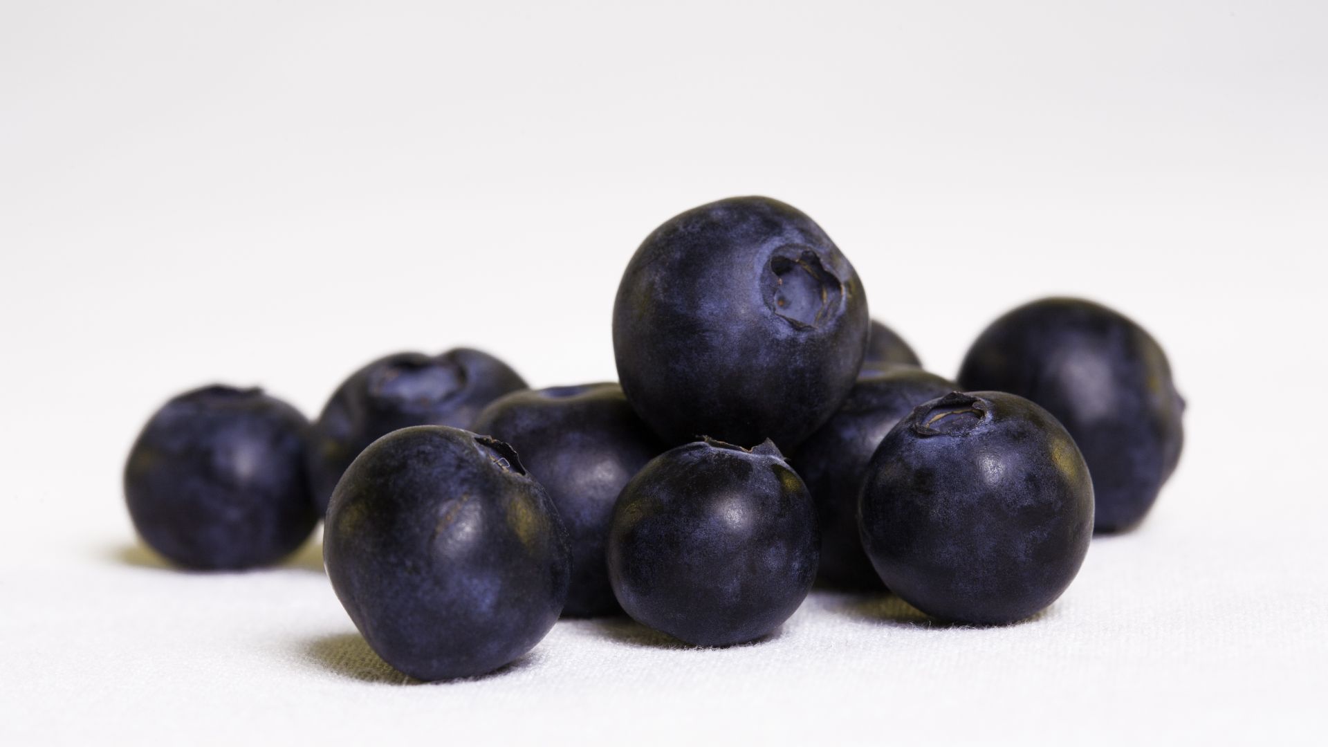 Wallpaper Blueberry, blue fruits, close up