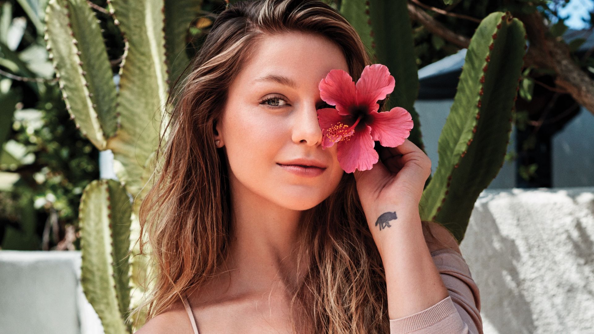 Wallpaper Melissa Benoist, celebrity, Hibiscus flower