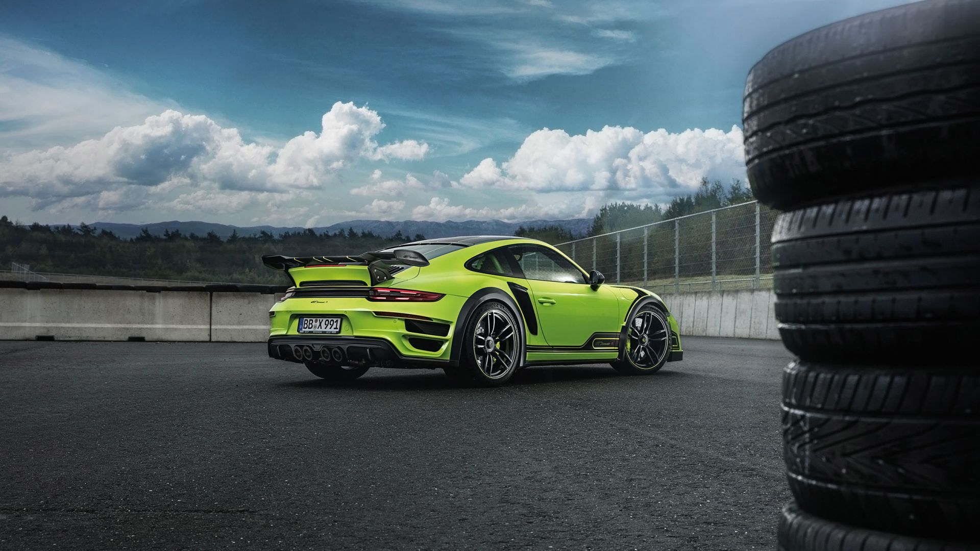 Wallpaper Porsche 911 Turbo, green sports car, tiers