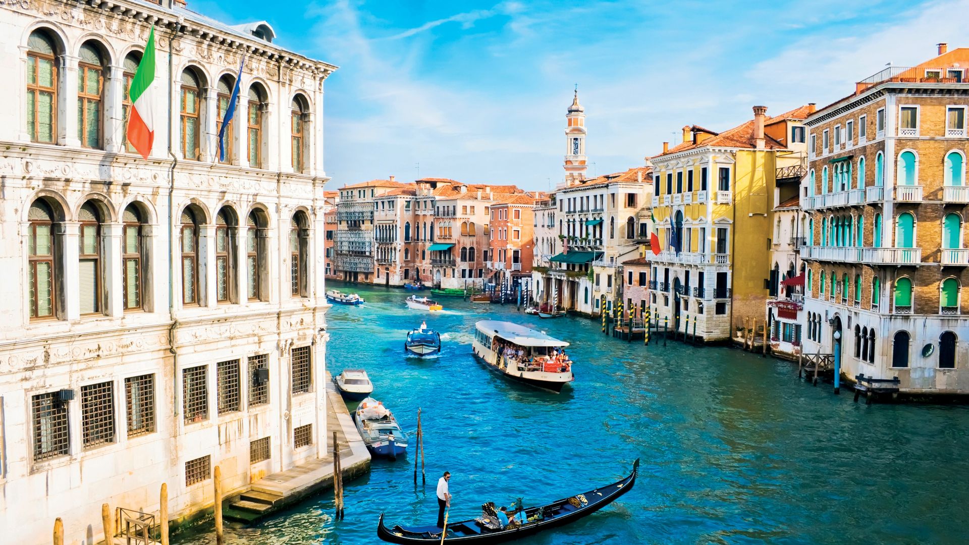 City Walk In Waterthe Gondola Through Venice Italia Hd Wallpaper   Wallpapers13com