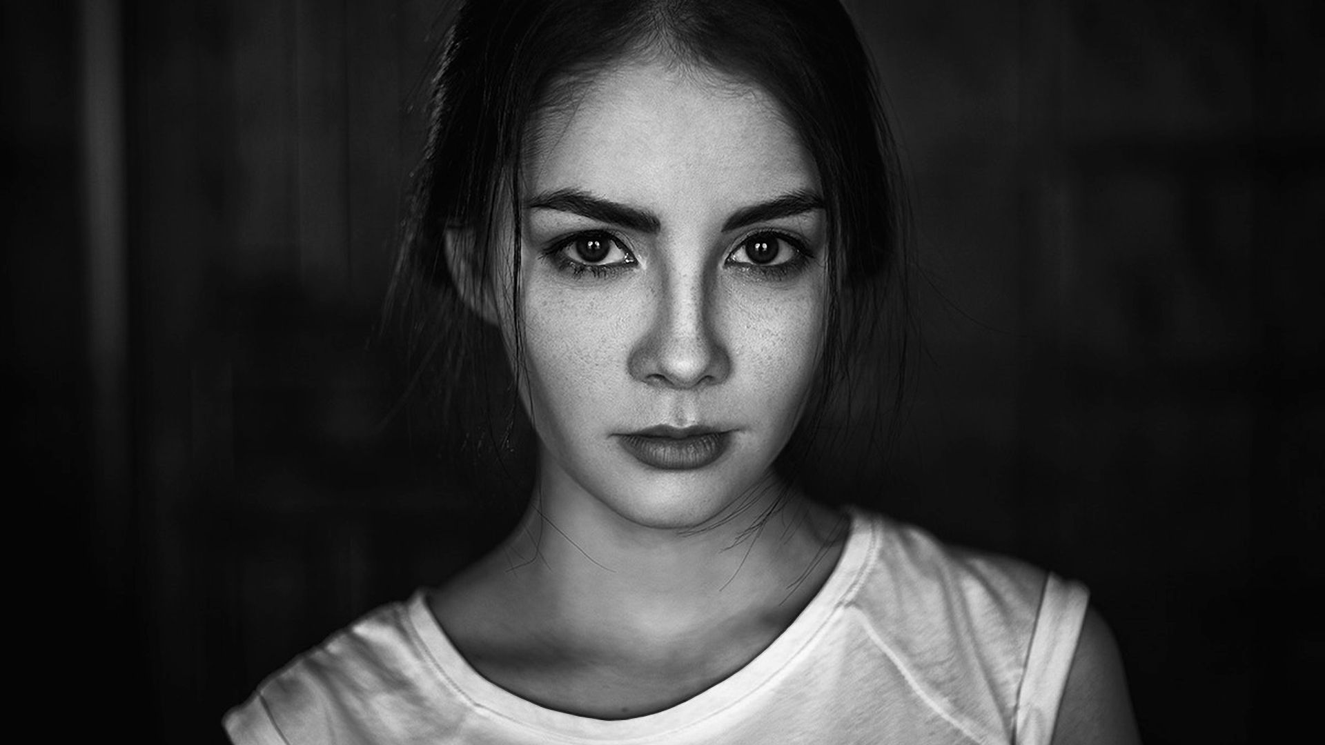 Wallpaper Girl portrait, monochrome