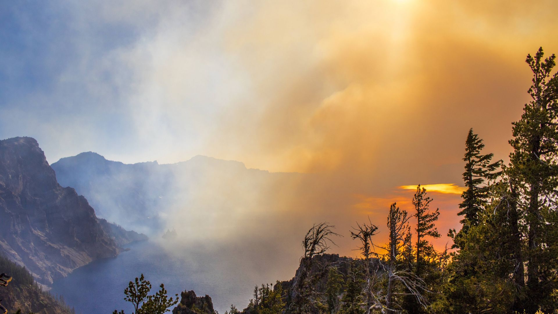 Wallpaper Wildfire smoke over crater lake Oregon nature