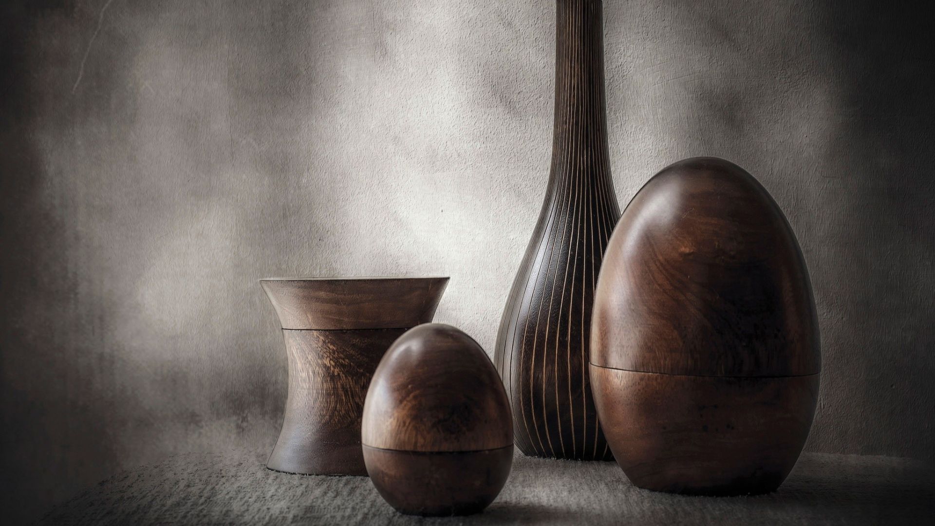 Wallpaper Wooden vases