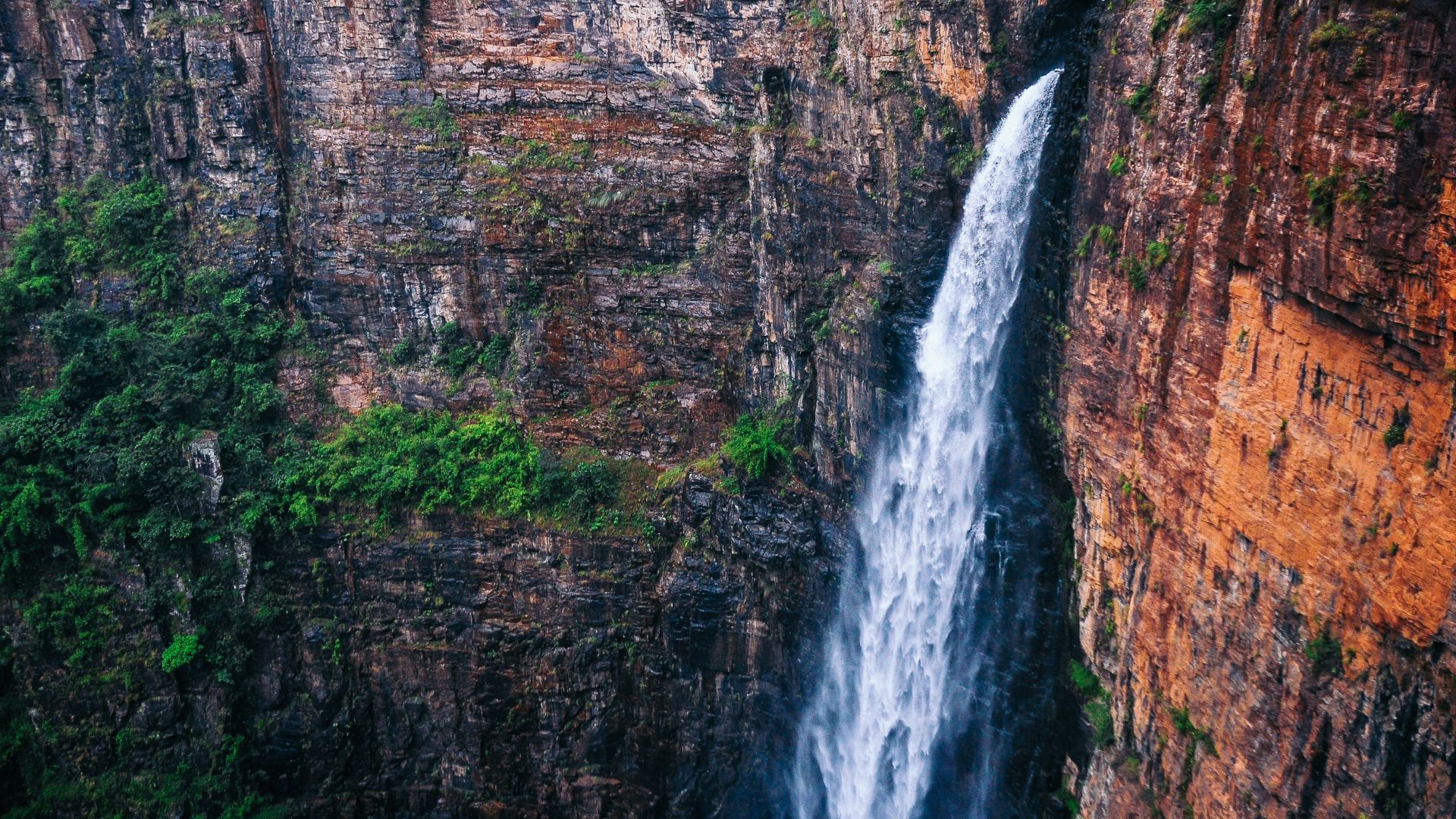 Wallpaper Amazing Waterfall
