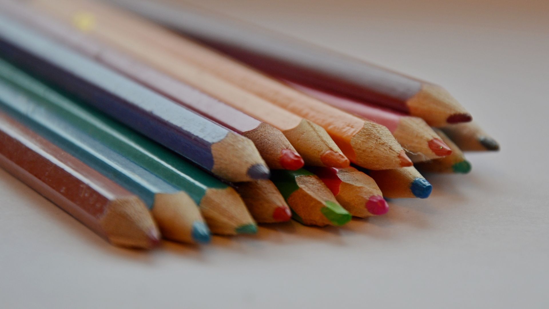 Wallpaper Colored pencils, sharpen