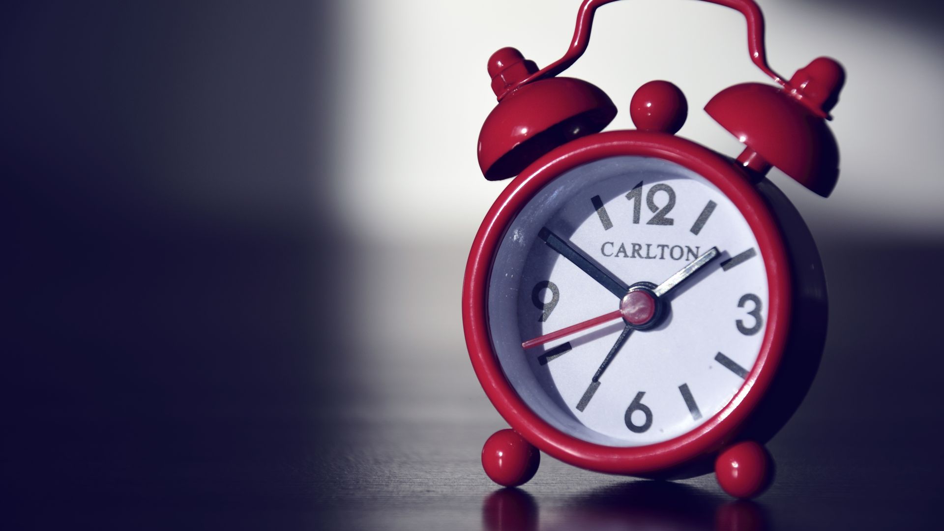 Wallpaper Carlton Alarm clock