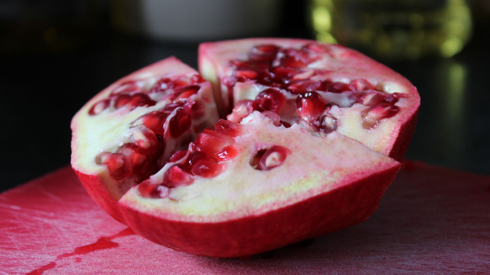 Wallpaper Pomegranate fruit slice