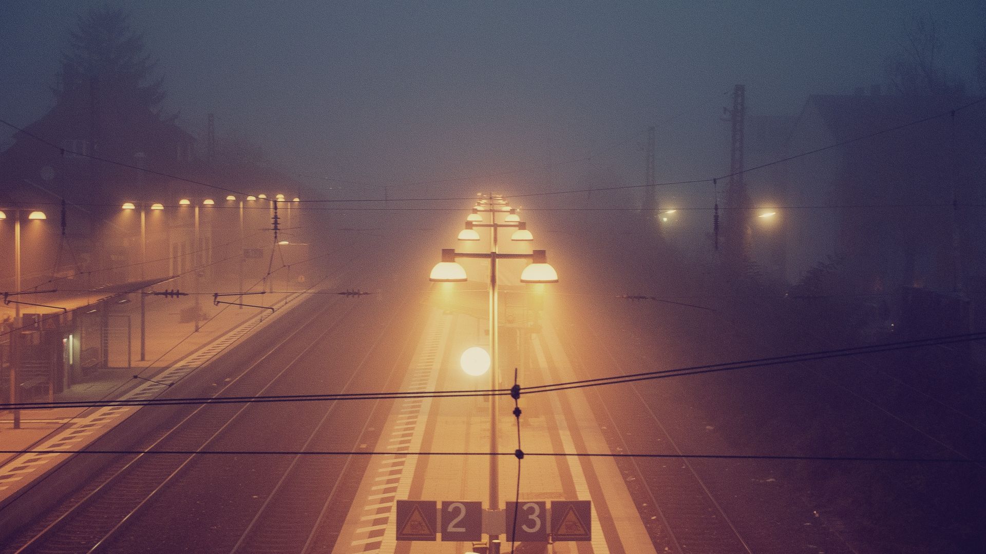 Wallpaper Train station in foggy night