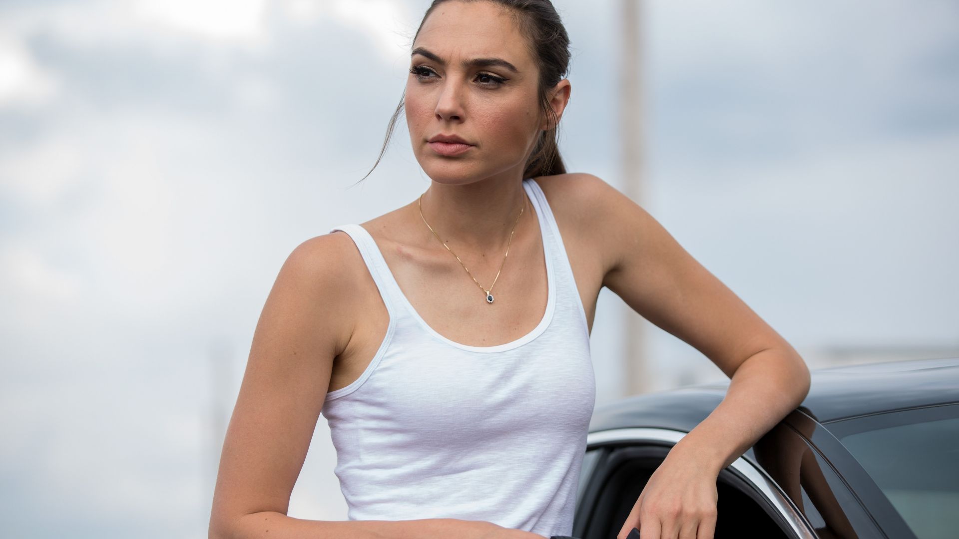 Wallpaper Beautiful Gal Gadot in movie Keeping up with the Joneses, movie