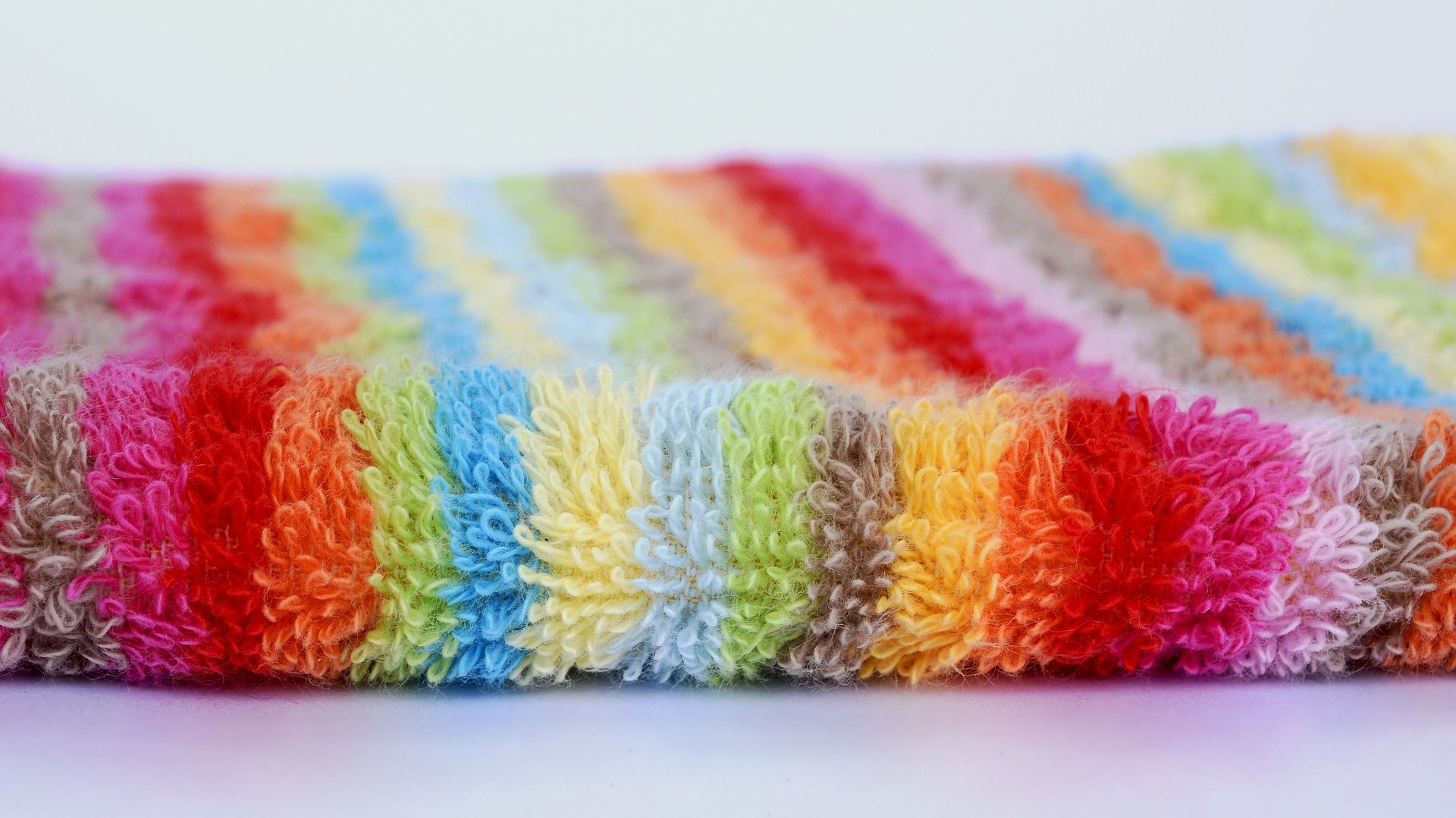 Wallpaper Washcloth, fluffy, colorful