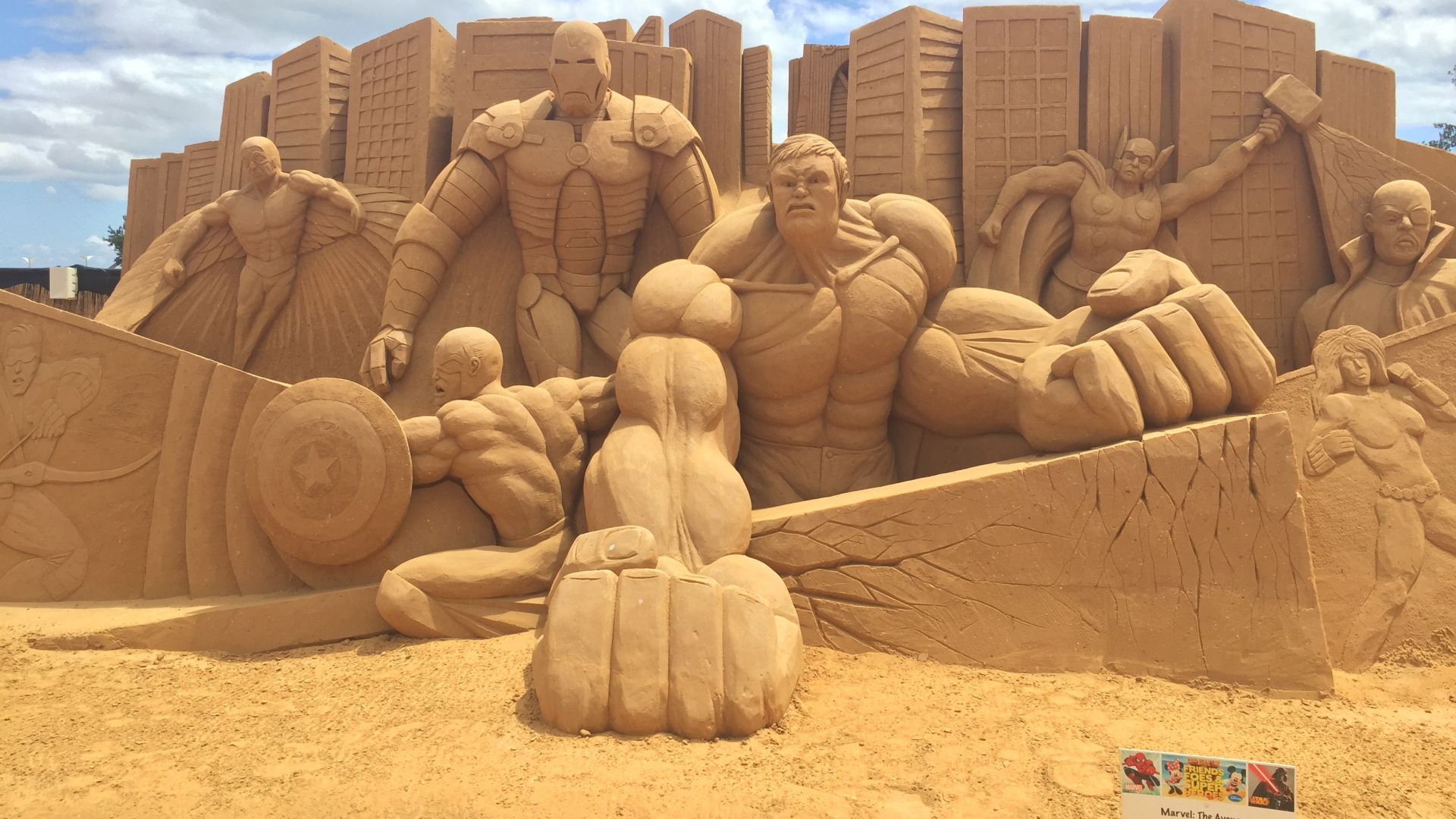 Wallpaper Sand sculpture of avengers