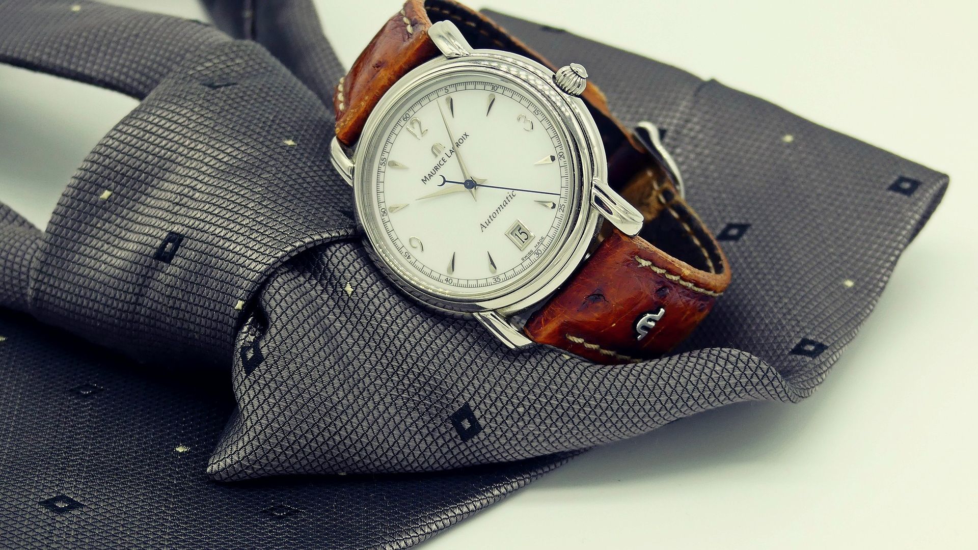 Wallpaper Wrist watch, clock, tie