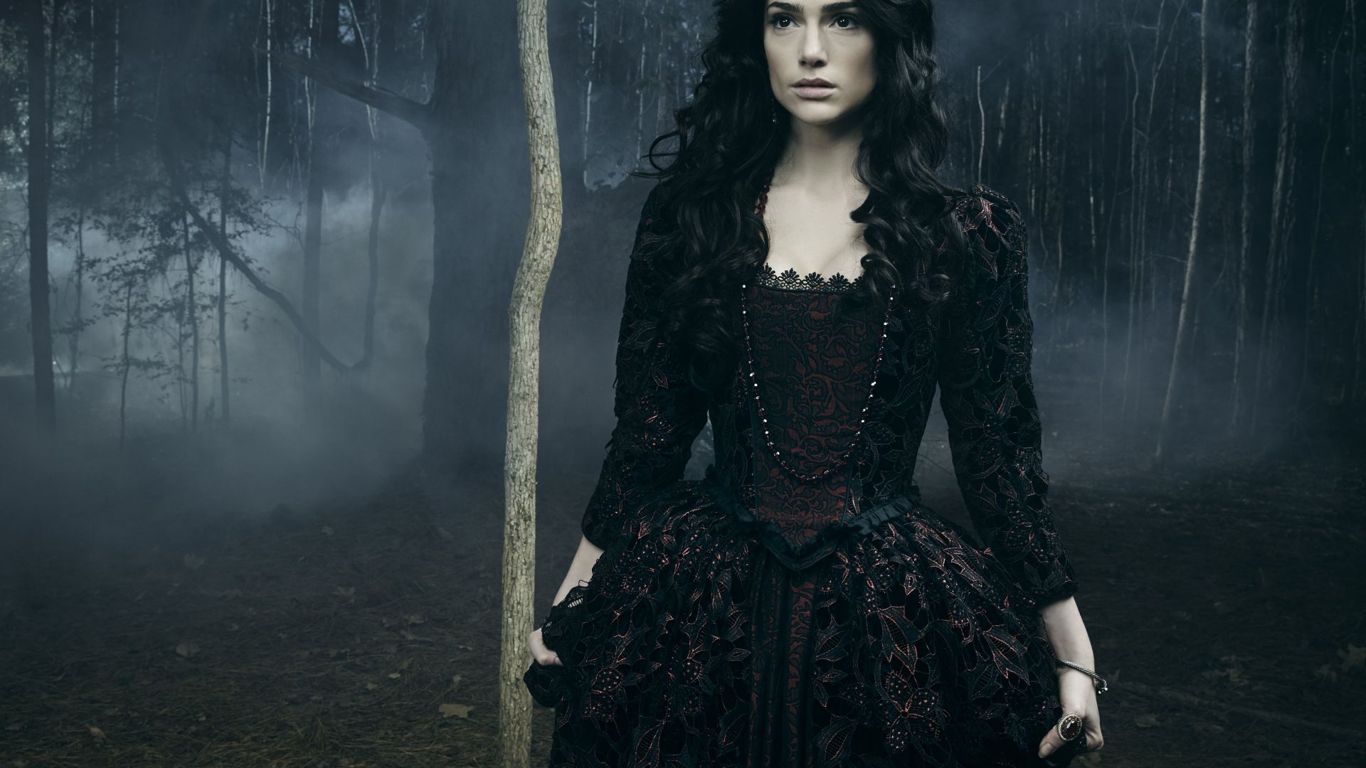 Wallpaper Janet Montgomery as Mary Sibley black dress