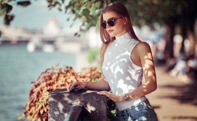 Girl model, jeans outfit, sunglasses