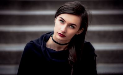 Green eyes, red lipstick, woman