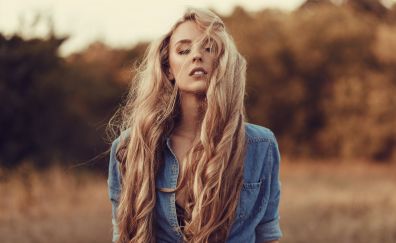 Jeans shirt, outdoor, girl model