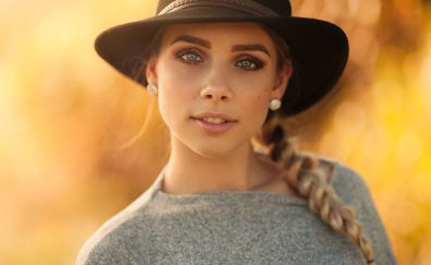 Girl model, hat, blonde, pony tail