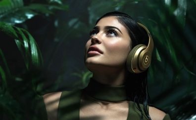 Kylie Jenner, beats, head phone, model, 4k