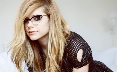 Gorgeous Avril Lavigne Singer