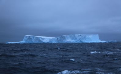 Icebergs in the southern ocean