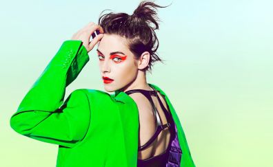 Kristen Stewart, makeup, green jacket
