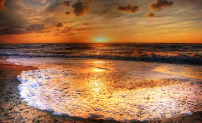 Soft sea waves, beach, skyline, sunset