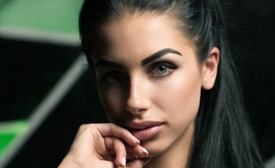 Black hair, green eye, girl model