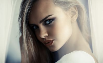 Beautiful Face of girl model, blonde
