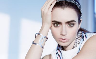 Lily Collins's lovely face
