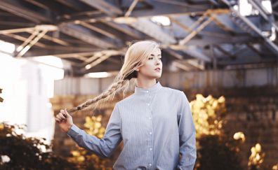 Outdoor women's photoshoot