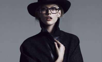 Frida Gustavsson, blonde, model, glasses, hat