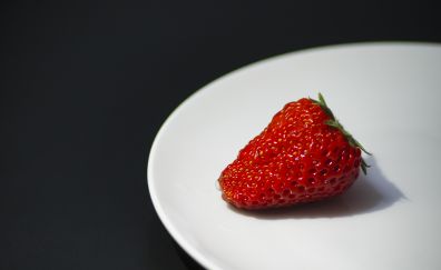 Strawberry in plate 