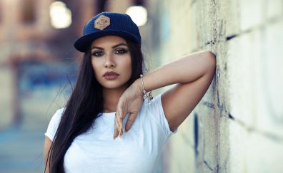 Wall, girl model, baseball cap