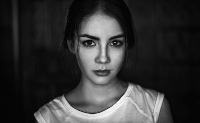 Girl portrait, monochrome